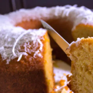 Bolo de Cenoura com Calda de Mirtilo